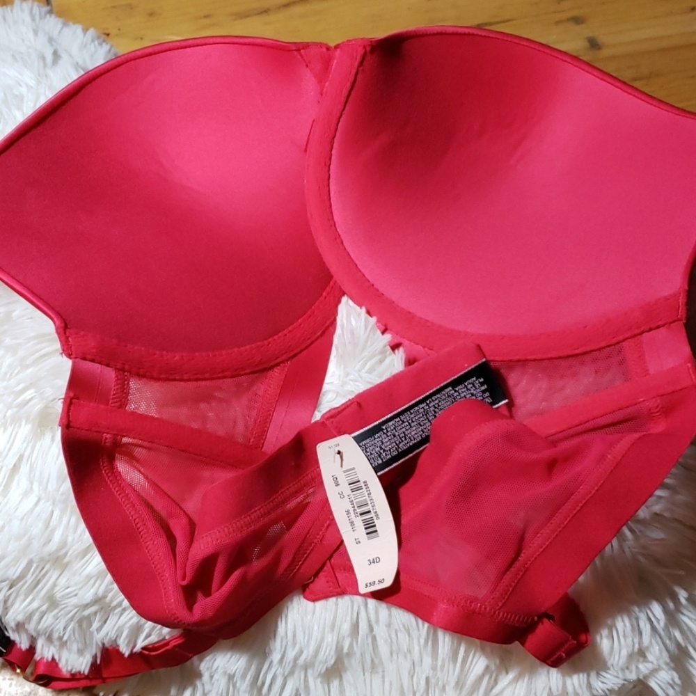 Victoria's Secret Red Lace Very Sexy Push-up - Picture 2 of 4